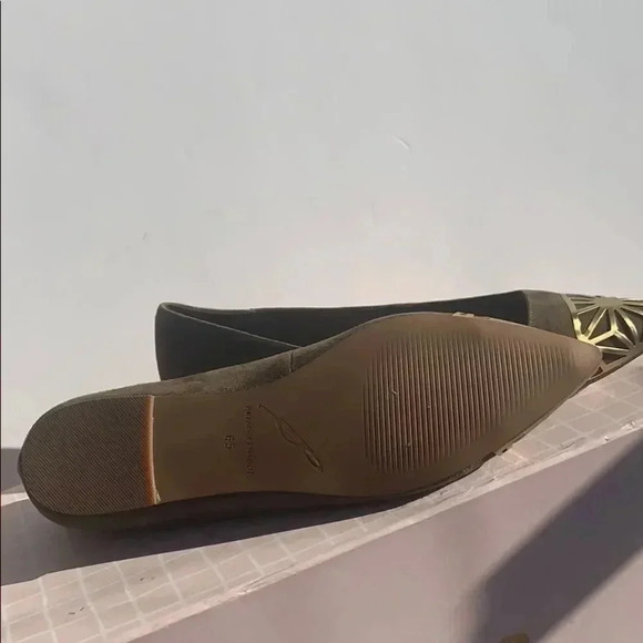 Brian Atwood Olive Gold Toe Flats - Picture 6 of 7